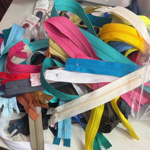 Multi-Color Zipper Set - Picture 4 of 5